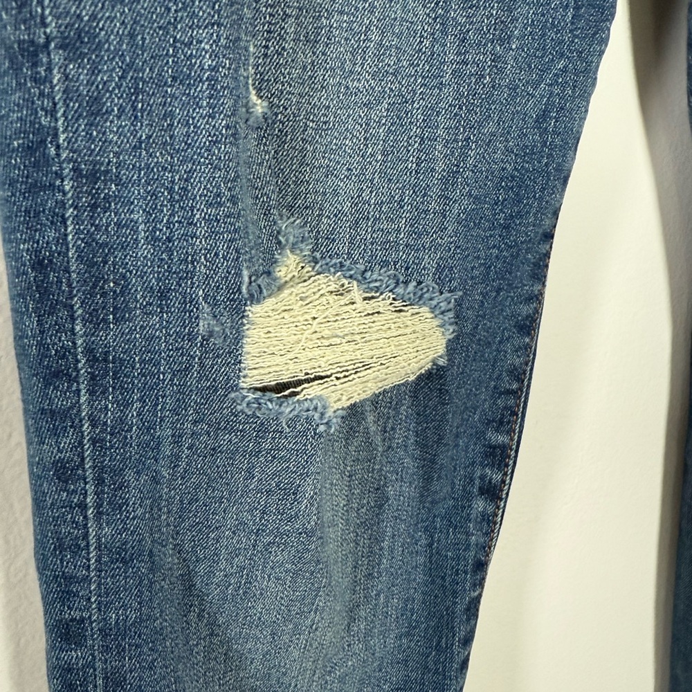 Universal Thread Blue Denim High Rise Jeans - Picture 2 of 6